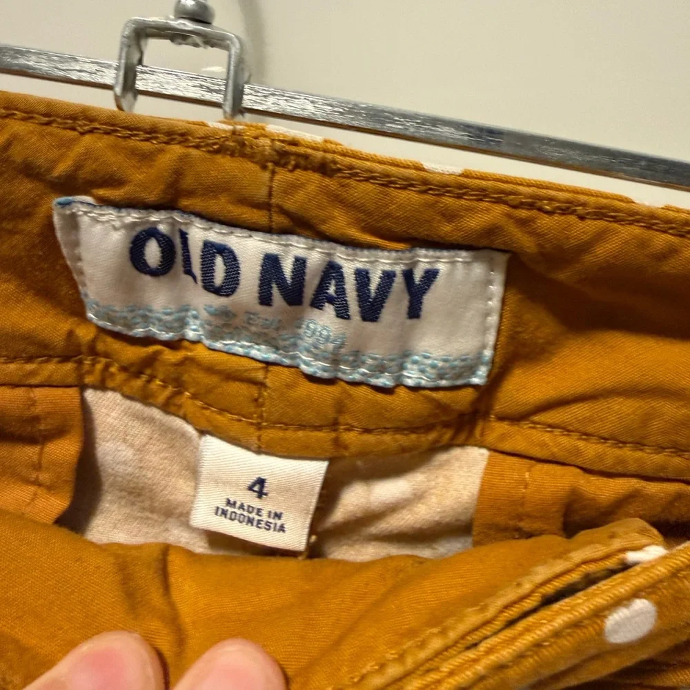 💸CLEARANCE 4/$15💸 Old Navy White Polka Dot Mustard Shorts - Picture 3 of 5